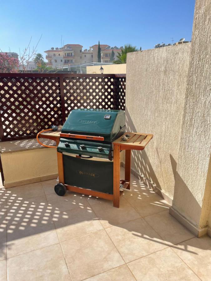 Pool Side 2 Bedroom Queens Gardens Complex パ フォス エクステリア 写真