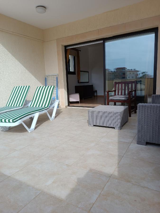 Pool Side 2 Bedroom Queens Gardens Complex パ フォス エクステリア 写真