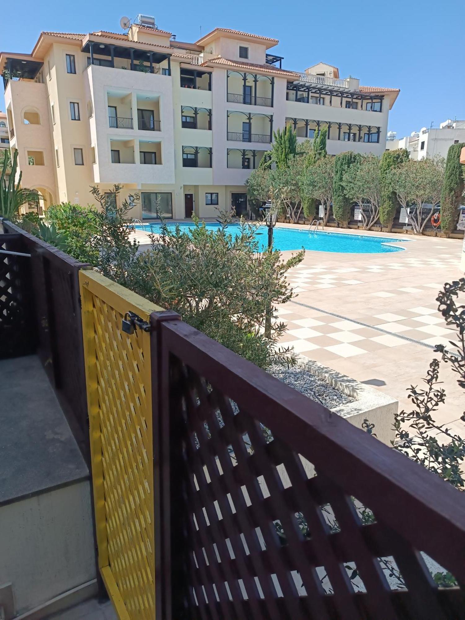 Pool Side 2 Bedroom Queens Gardens Complex パ フォス エクステリア 写真